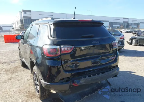 2019 Jeep Compass Trailhawk 4X4 z USA, uszkodzony, nr VIN 3C4NJDDB9KT595135